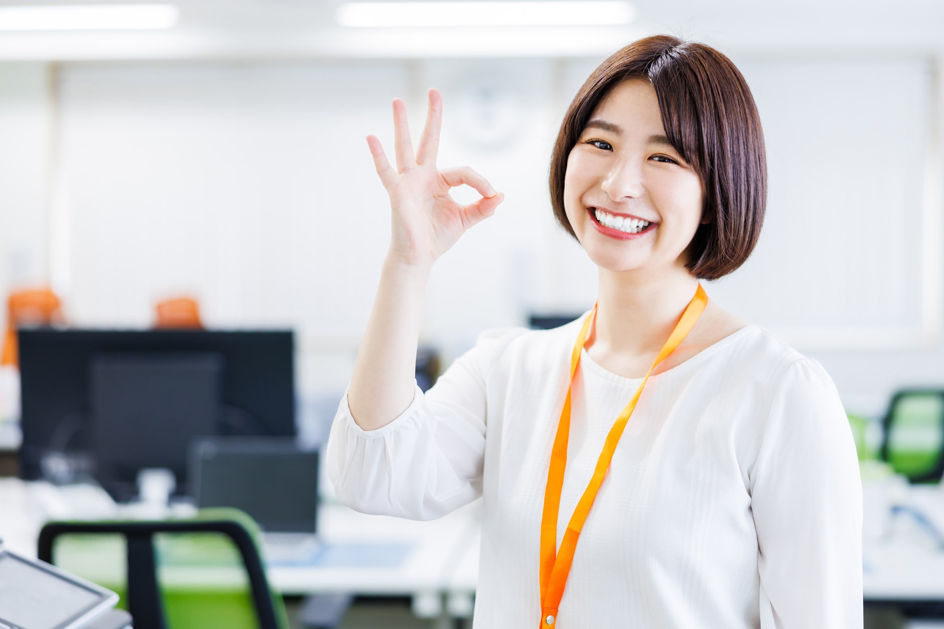 調理場で働くスタッフの様子